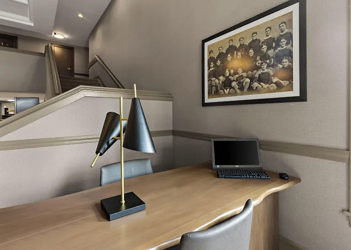 The Clover Hotel, Ascend Hotel Collection